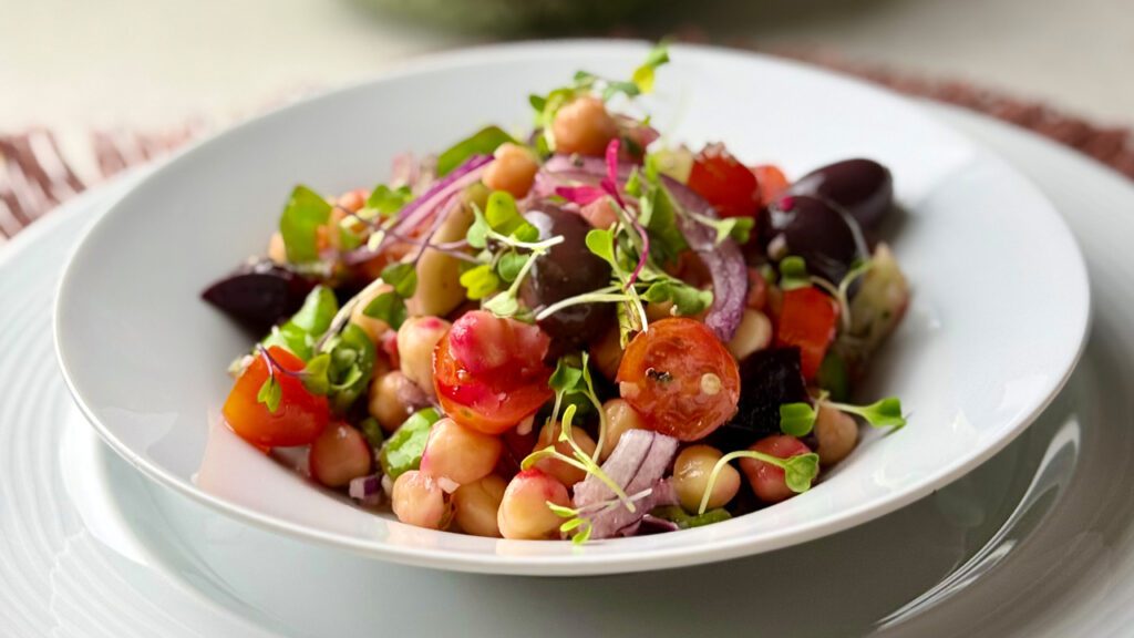 Ensalada de garbanzos con aceitunas